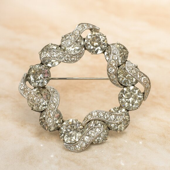 Eisenberg Clear Rhinestone Wreath Brooch Silver Tone Swirl Design Vintage - Picture 1 of 10